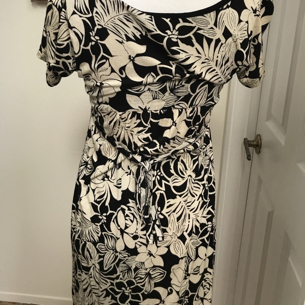 Fire Los Angeles Black Cream Floral Print Dress Short Sleeve Empire Waist Size M - Picture 3 of 3